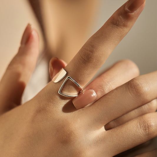 Lucent Flow Ring