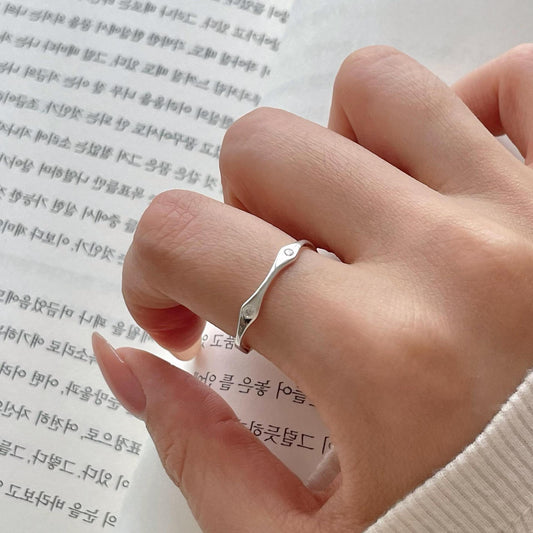 Ebon Curve Ring