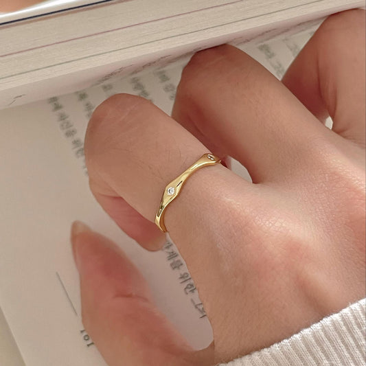 Ebon Curve Ring