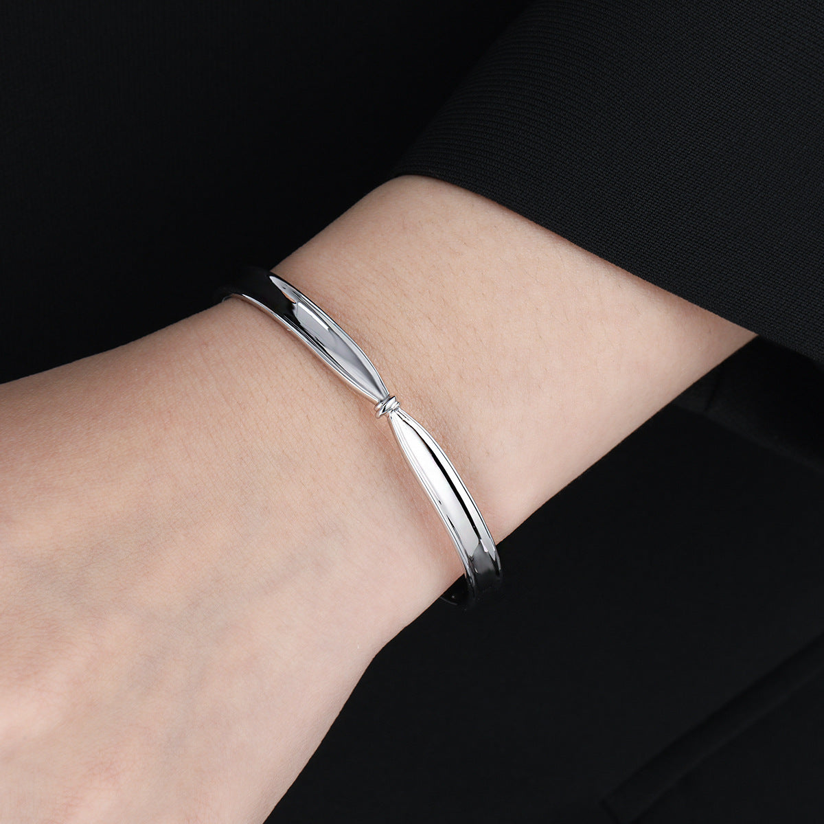 KnotTwist Bangle