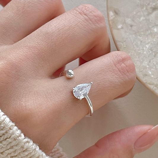 Veloura Ring