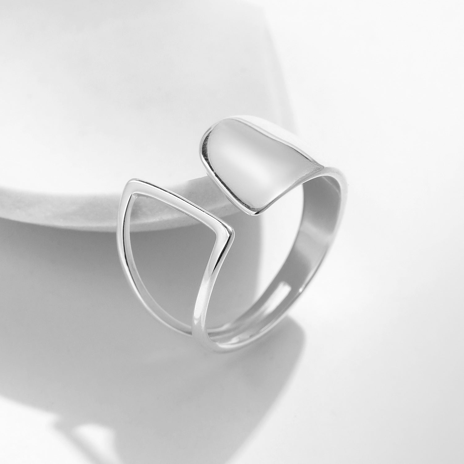 Lucent Flow Ring