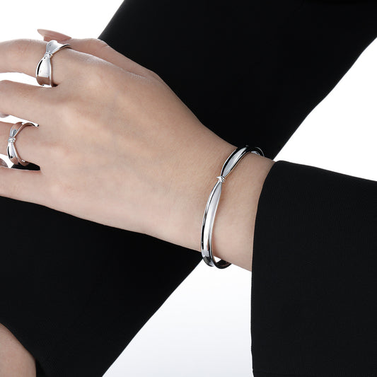 KnotTwist Bangle